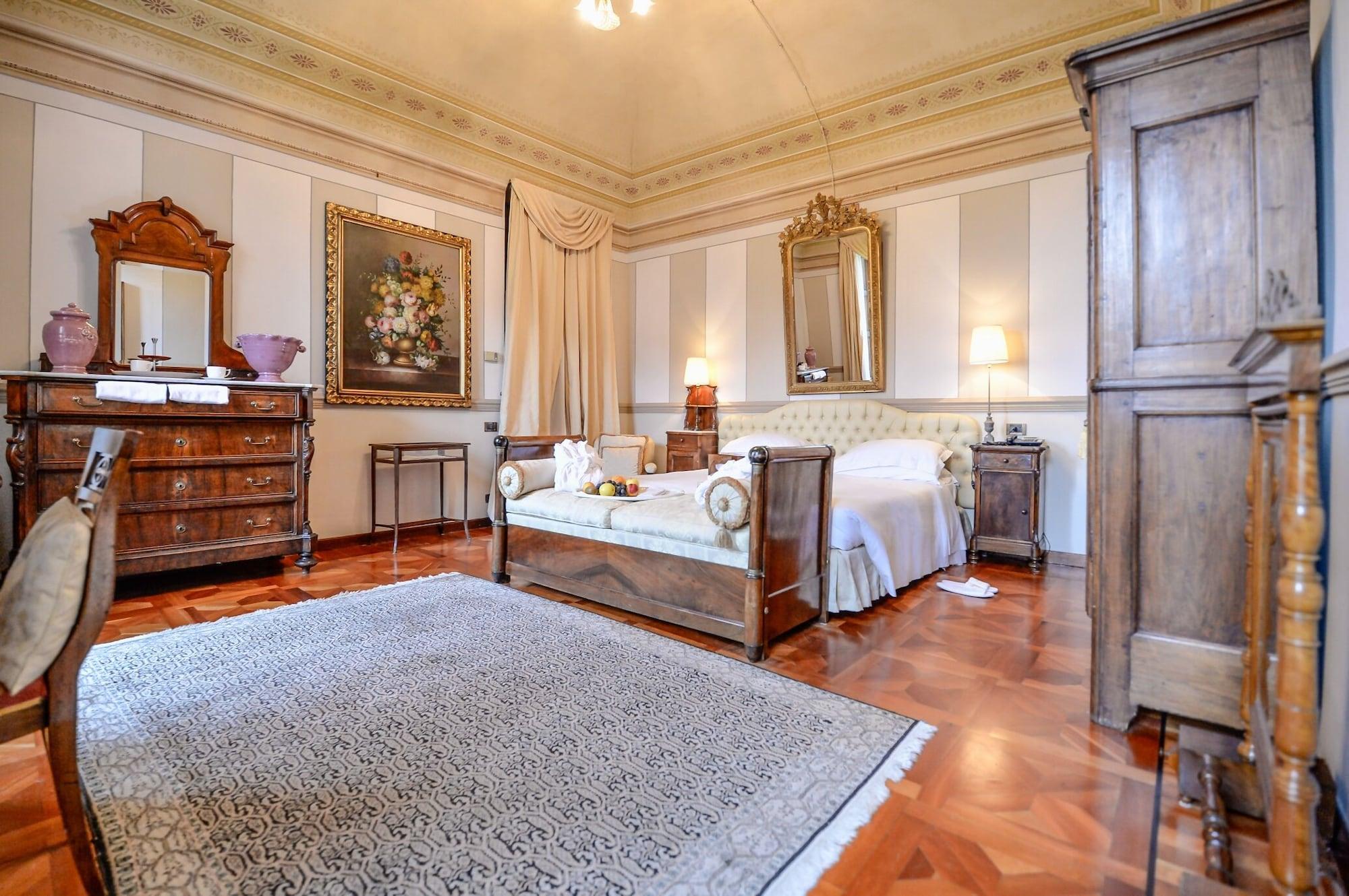 Hotel Villa Beccaris มอนฟอร์เต ดิ อัลบา ภายนอก รูปภาพ