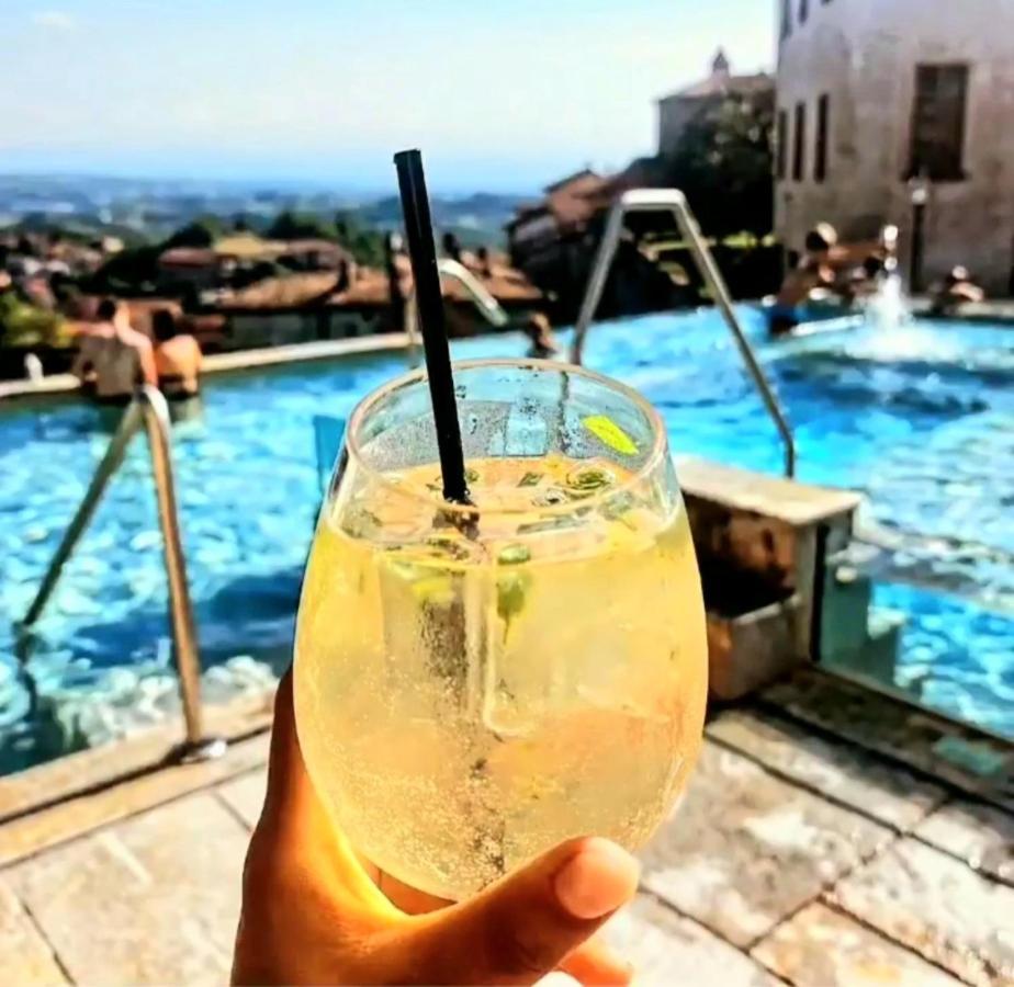 Hotel Villa Beccaris มอนฟอร์เต ดิ อัลบา ภายนอก รูปภาพ