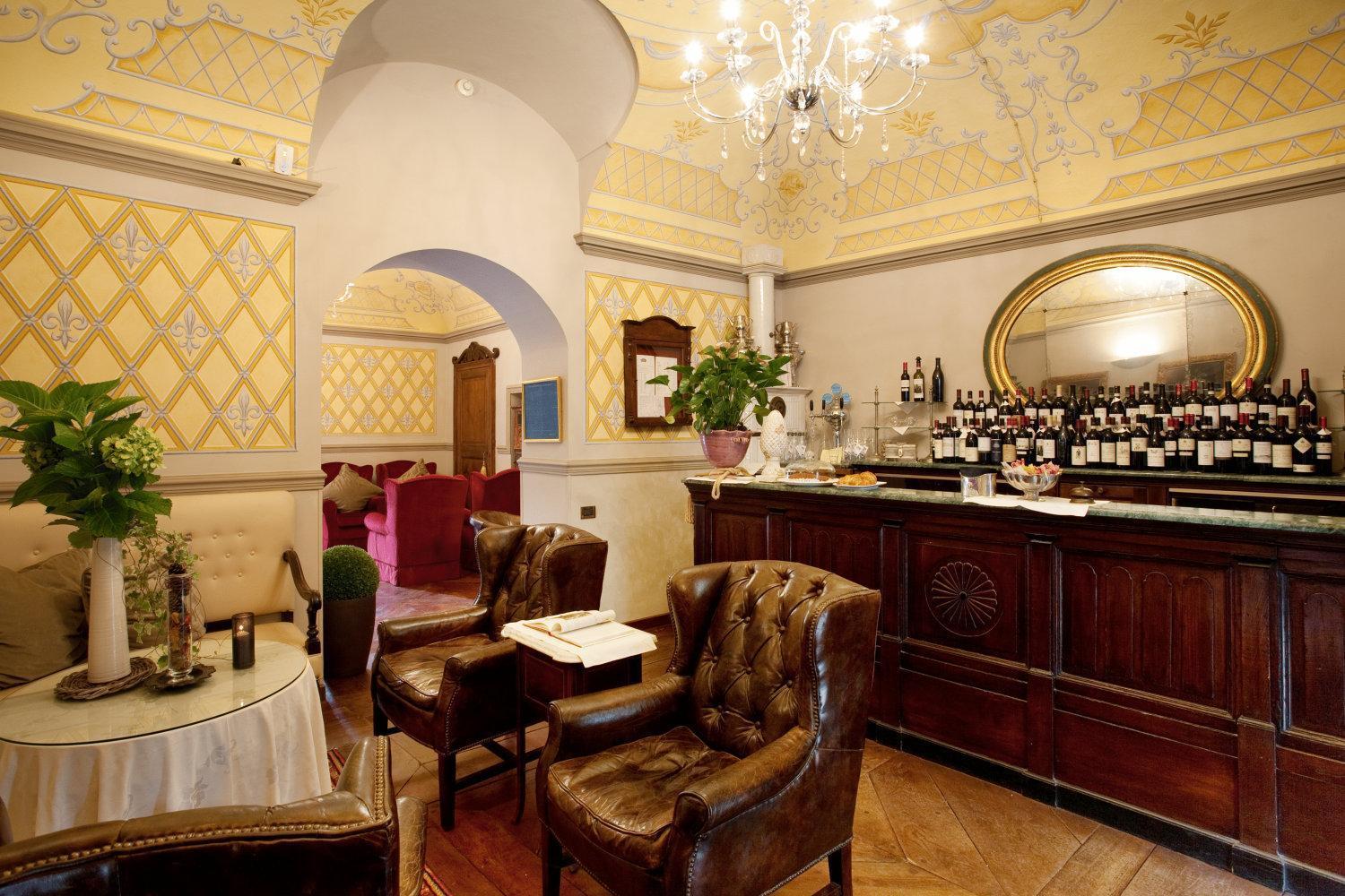 Hotel Villa Beccaris มอนฟอร์เต ดิ อัลบา ภายนอก รูปภาพ