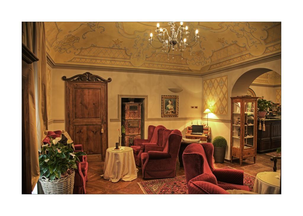 Hotel Villa Beccaris มอนฟอร์เต ดิ อัลบา ภายนอก รูปภาพ